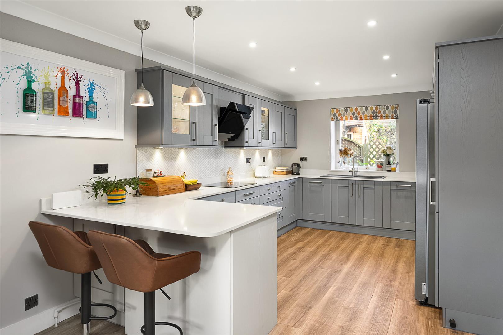 3 bed property in Oak Tree Road, Marlow